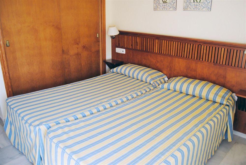 Apartamentos Turísticos Añoreta Rincon de la Victoria Luaran gambar