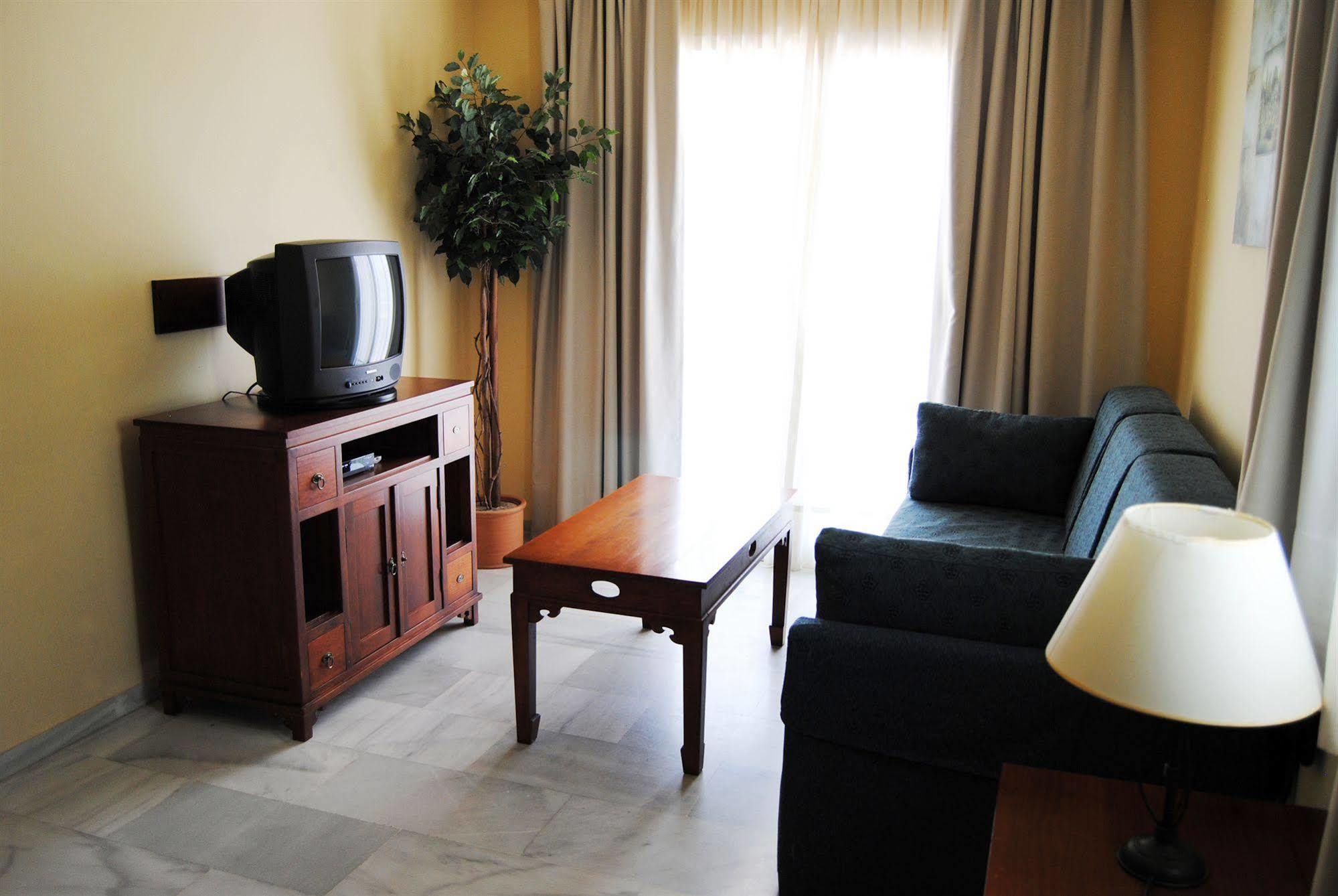 Apartamentos Turísticos Añoreta Rincon de la Victoria Luaran gambar